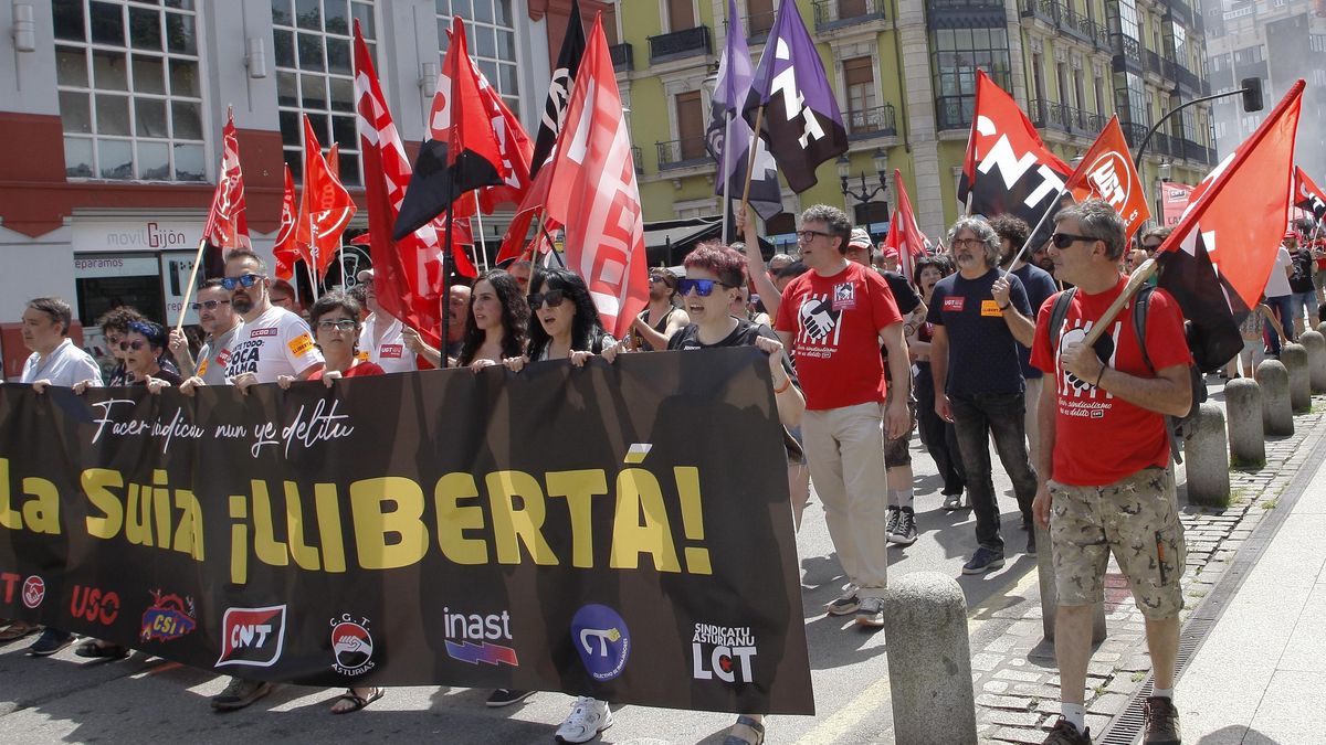 Una de las numerosas manifestaciones a favor de "las seis de La Suiza".
