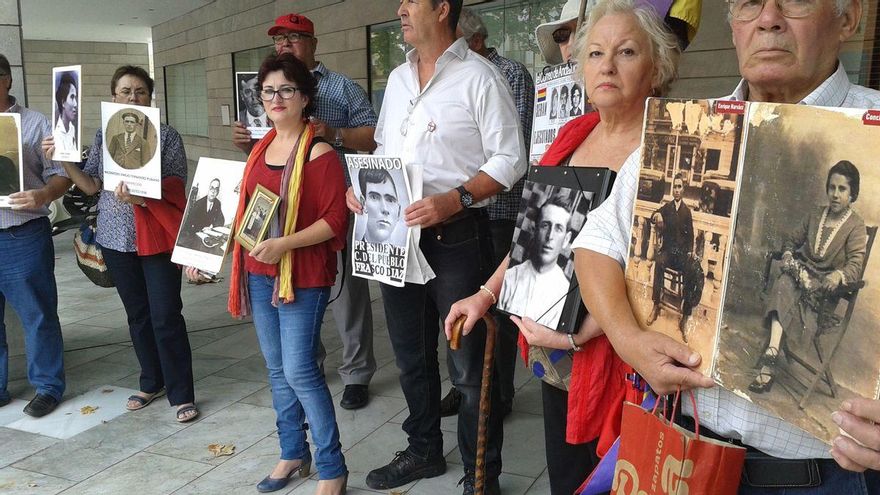 Víctimas del franquismo durante su reunión con el Grupo de Trabajo sobre Desapariciones Forzadas o Involuntarias de la ONU.