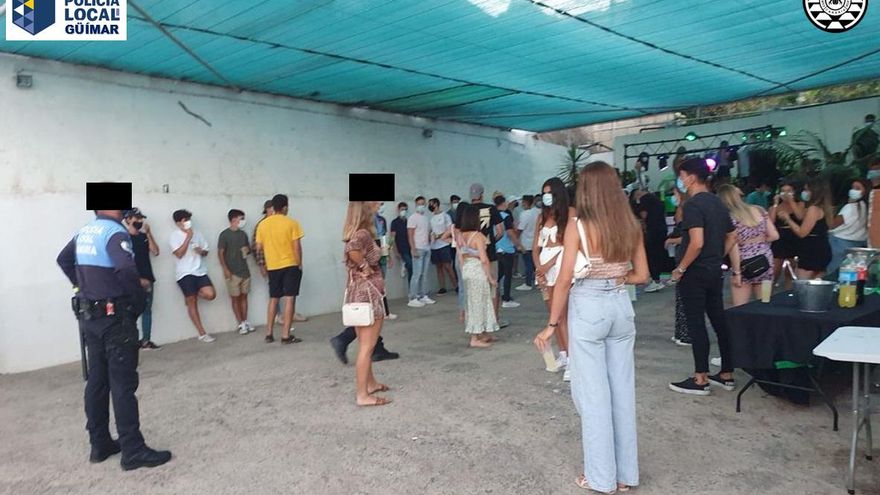 Imagen cedida por la Policía Local de Güimar tras desmantelar una fiesta en una finca donde no se respetaban las medidas de seguridad frente al coronavirus