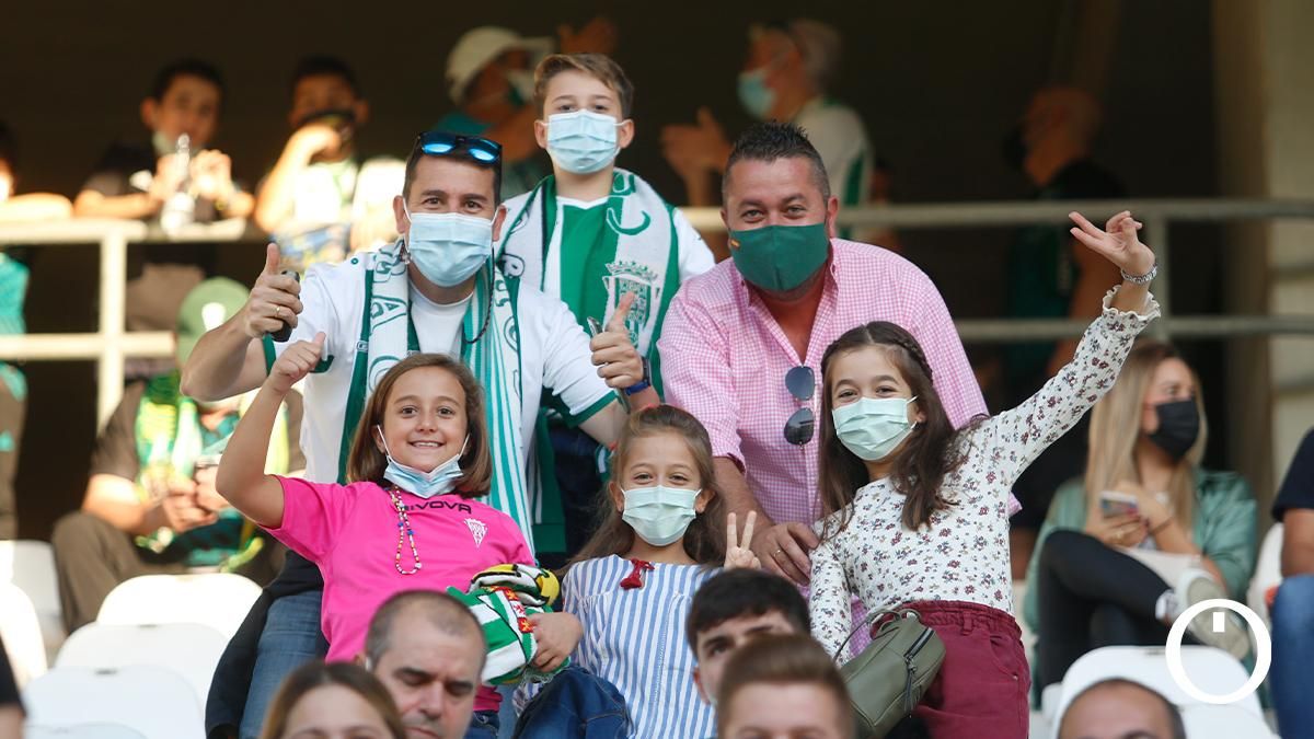 Grada blanquiverde | Córdoba CF - Antequera CF