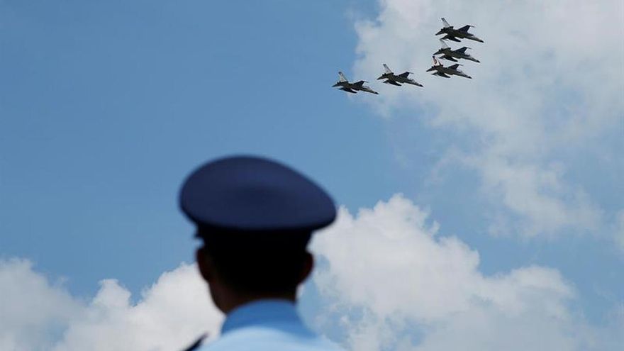 Taiwán avanza en su industria militar con equipamiento local de cazas