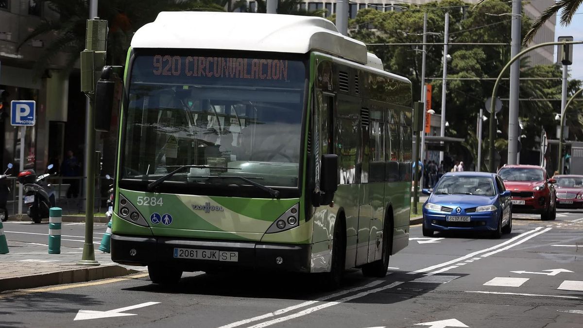 Titsa refuerza sus servicios con 20.000 plazas adicionales para las Fiestas del Socorro