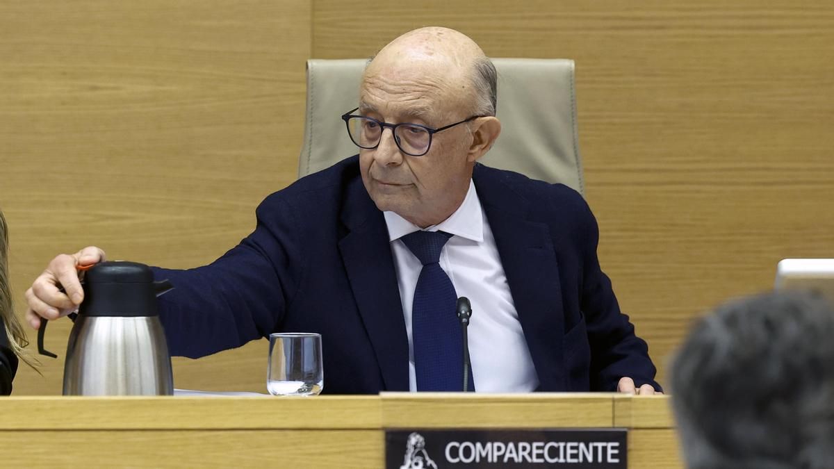 El juez busca relanzar la investigación a Montoro por beneficiar a gasistas a cambio de comisiones