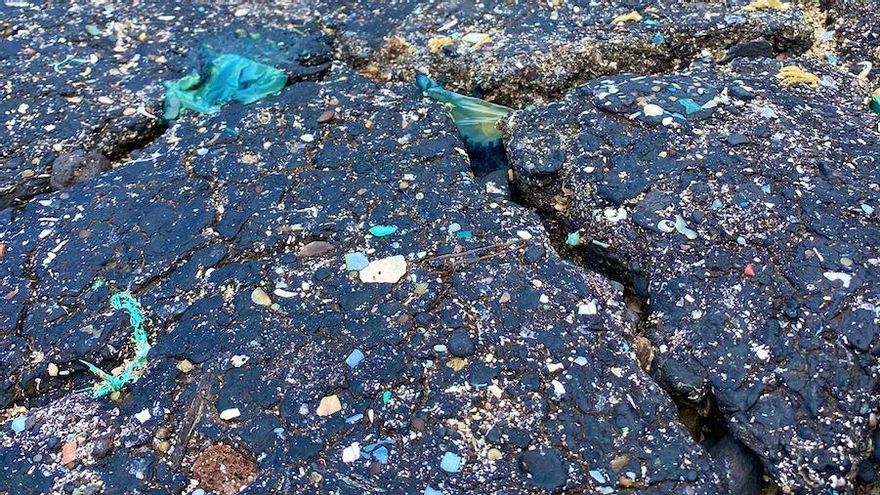 Plastitar en las costas de Canarias