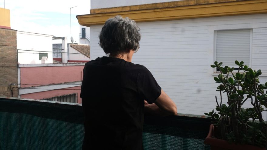 Rosario, otro rostro de la crisis de la vivienda: con 75 años se enfrenta a un desahucio en Sevilla pese a su "especial vulnerabilidad"