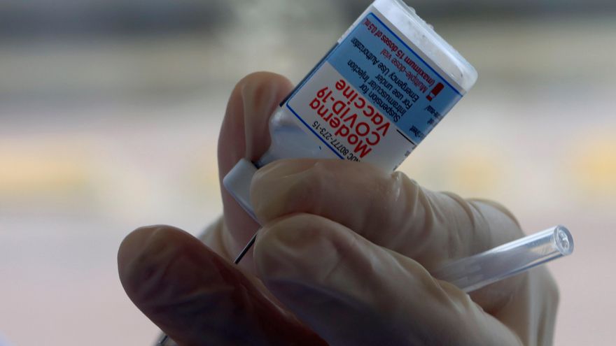 El martes fueron aplicadas 190.546 vacunas contra el coronavirus, de las cuales 33.608 corresponden a segundas dosis y 3.585 a la fórmula monodosis de la farmacéutica Janssen. EFE/ Ricardo Maldonado Rozo/Archivo