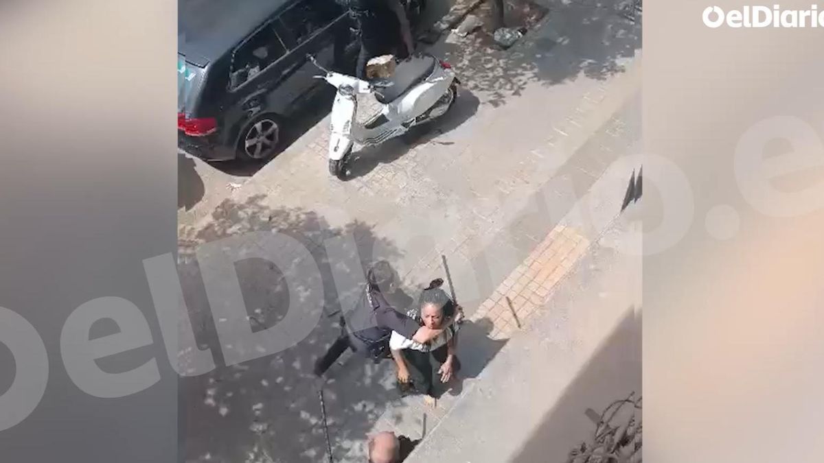 La familia colombiana se querella por la "agresión policial" en València: "Hubo violencia institucional con indefensión"