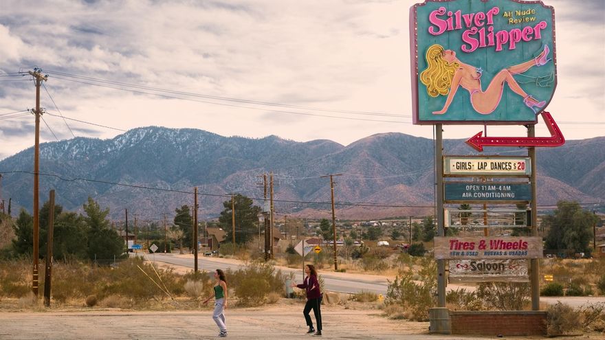 Priscilla Delgado y Zendaya, en la temporada 3 de 'Euphoria'