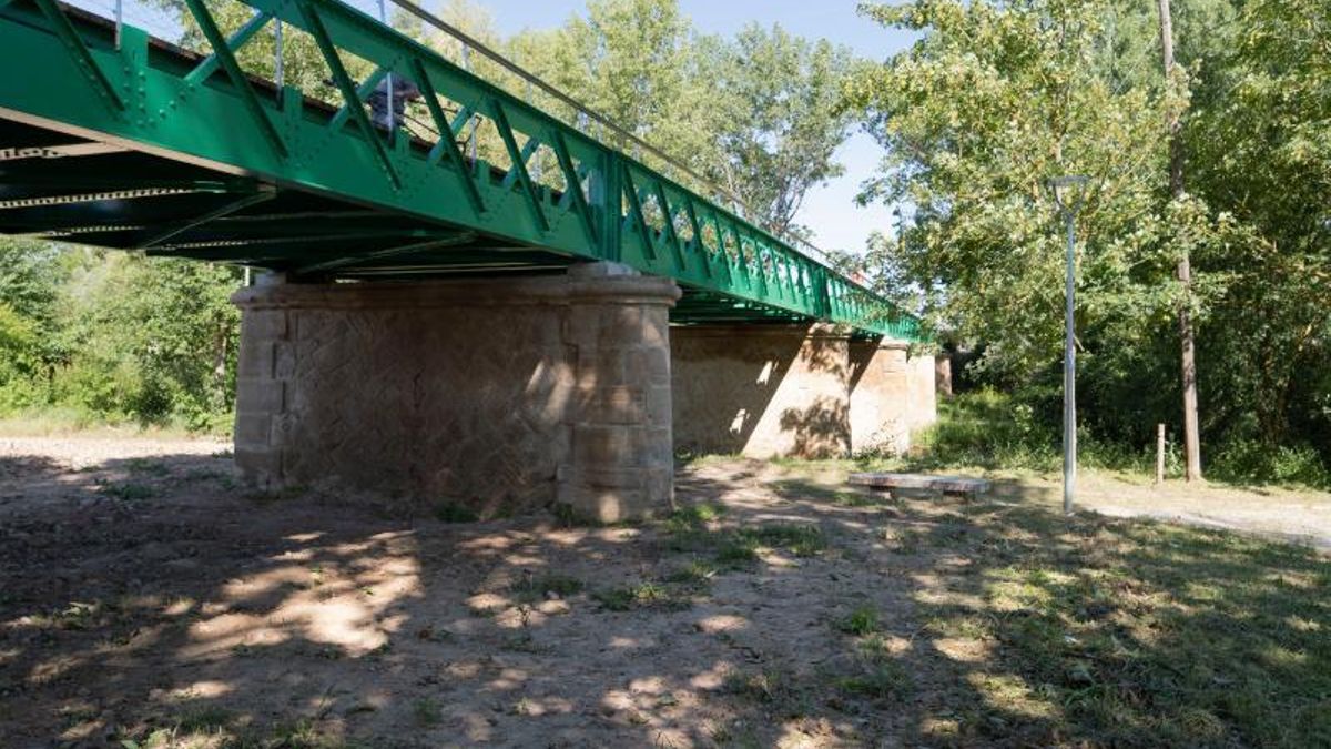 Alberite recupera su puente metálico