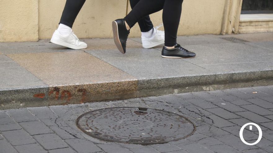 El Ayuntamiento cortará al tráfico la calle Alfaros el fin de semana para reparar las grietas tras la obra