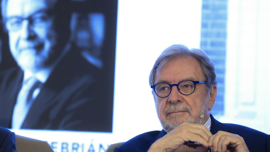 Cebrián anuncia que demandará a Prisa por su destitución como presidente de honor de El País