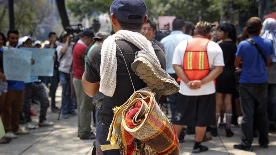 Mujeres, niños y mayores muestran el rostro más amargo de la caravana migrante