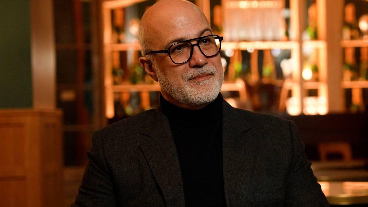 oscar becerra director de la fabrica foto librotea