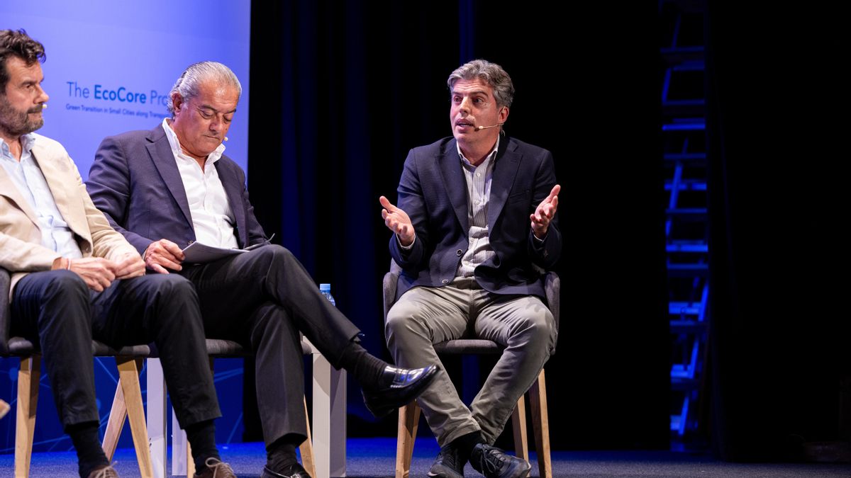 Javier Gisbert, Presidente de la Federación de Empresas Constructoras de Obra Pública de la provincia de Alicante (FOPA), interviene en el II Foro Municipalista Corredor Mediterráneo.