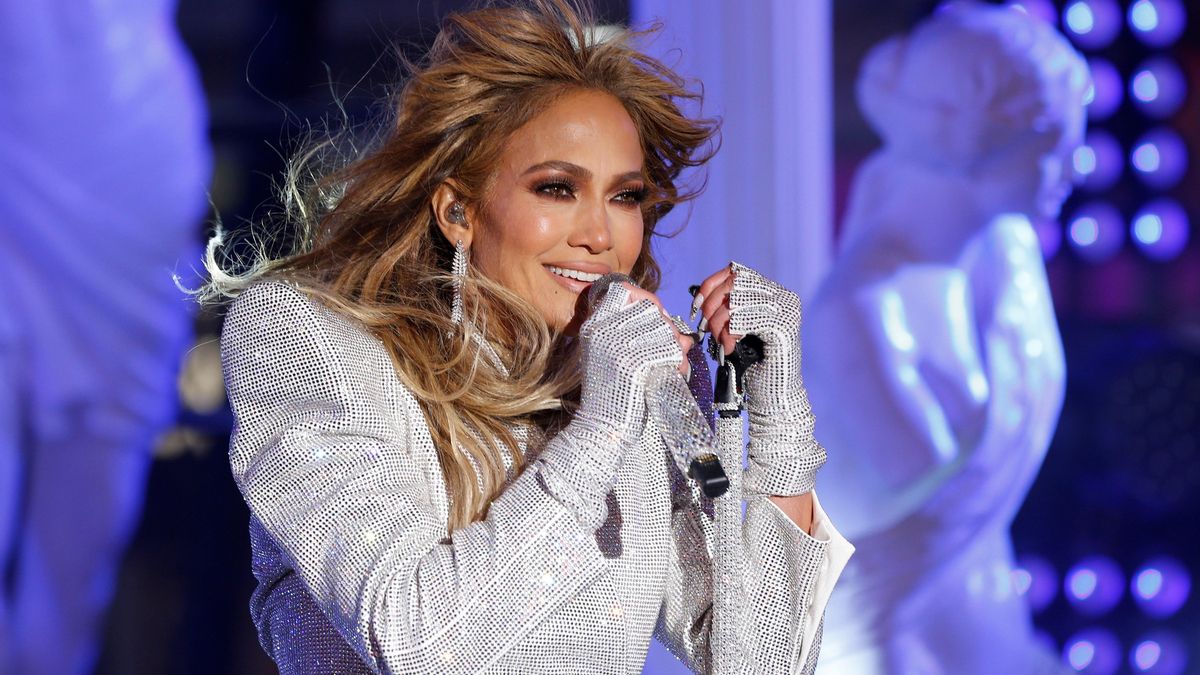 Esta canción que sonaba en todos los sitios hace 15 años: la colaboración de Jennifer López con Pitbull con la que “conectó emocionalmente”