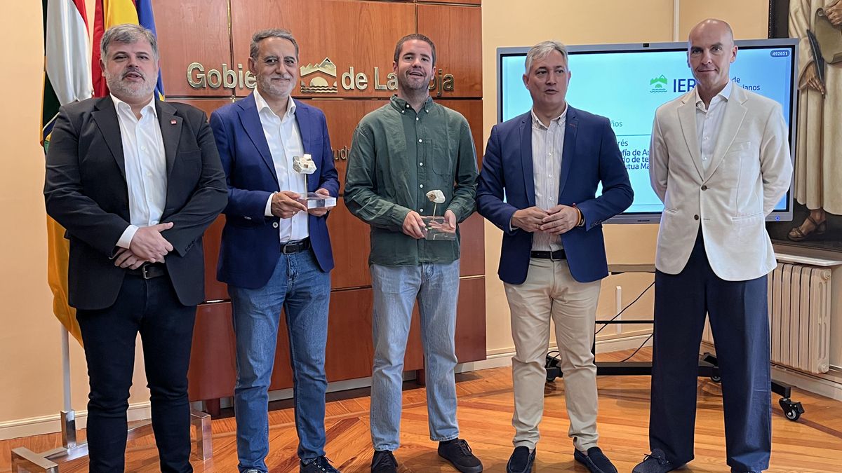 El IER premia la historia olvidada del creador de la Mutua Madrileña y el estudio de la microbiota en el viñedo riojano