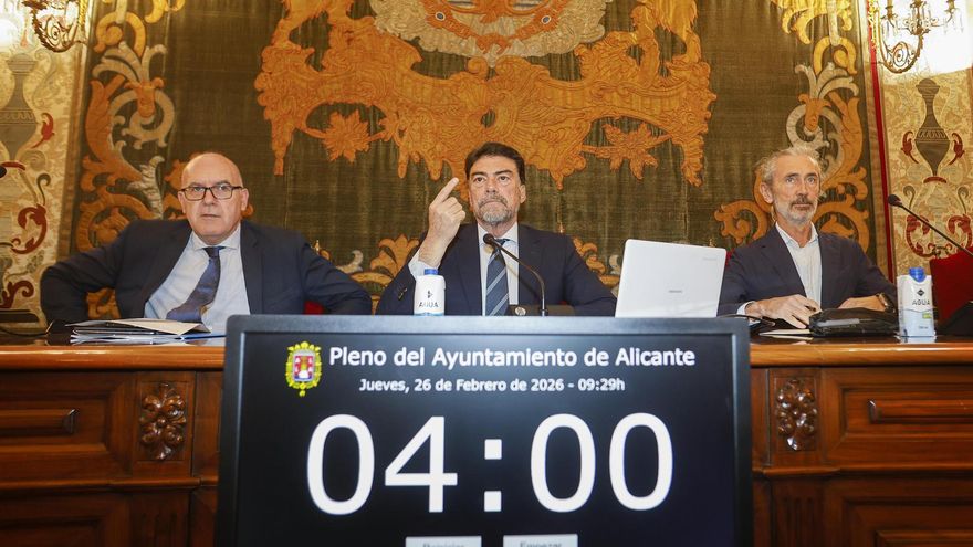 El Ayuntamiento de Alicante acusa a la izquierda de una "cacería" contra el alcalde tras los escándalos de las VPO