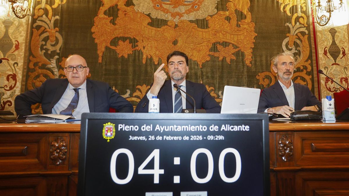 El Ayuntamiento de Alicante acusa a la izquierda de una "cacería" contra el alcalde tras los escándalos de las VPO