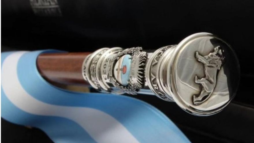 ¿Cómo será el bastón presidencial de Milei?