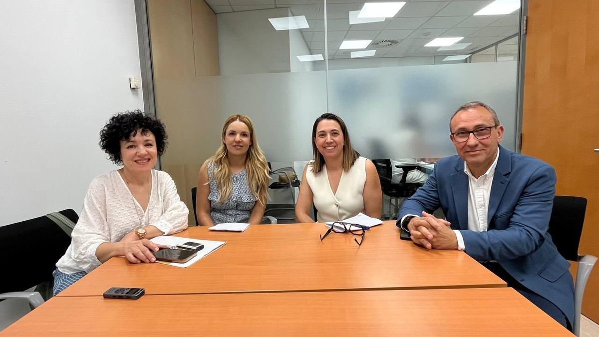 Imagen de los participantes en la mesa de debate: ReGeneración del sector agroalimentario: emprender en el medio rural"