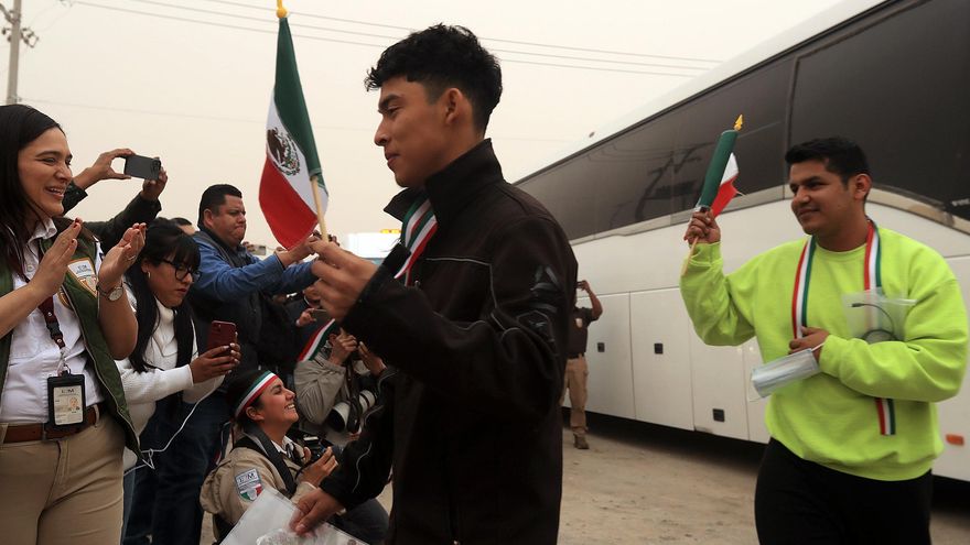 Autoridades reciben a repatriados en Ciudad Juárez dentro de estrategia ‘México te abraza’