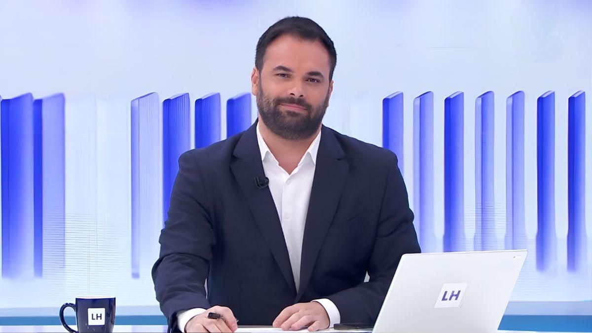 Álex Barreiro debutó al frente de 'La hora de La 1' sustituyendo a Intxaurrondo con una "edición especial" sobre Venezuela