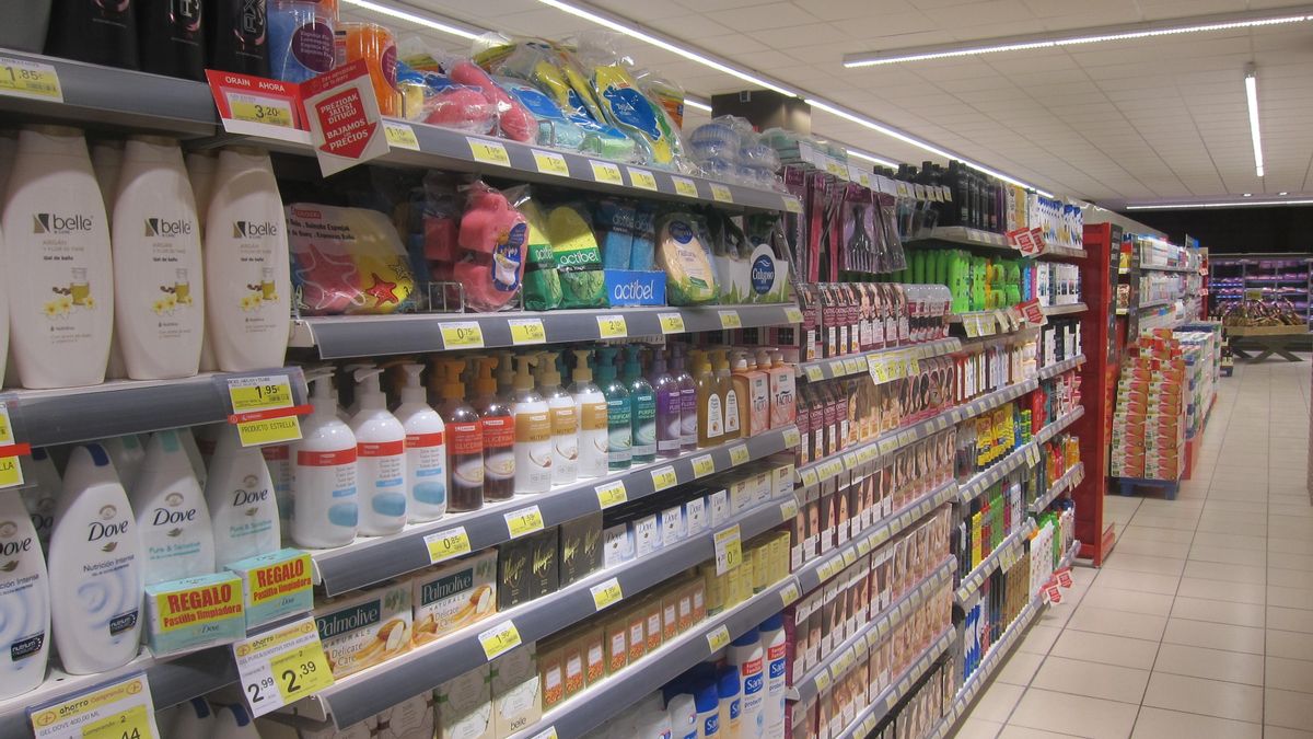 Eroski abre las puertas de un nuevo supermercado franquiciado en el centro de Leioa (Bizkaia)