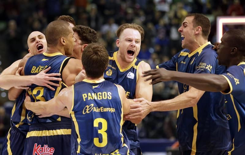 Partido de cuartos de final de la Copa del Rey entre el Valencia Basket y el Herbalife Gran Canaria en La Coruña. Efe.
