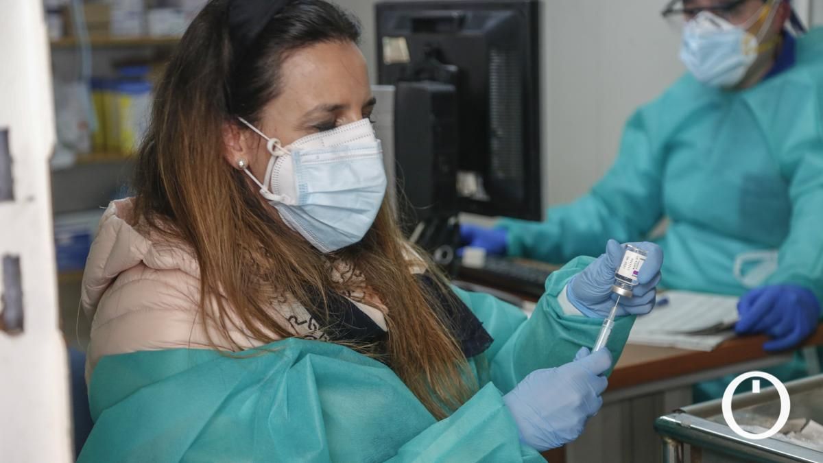 FOTOGALERÍA | Vacunación de profesores en Montilla