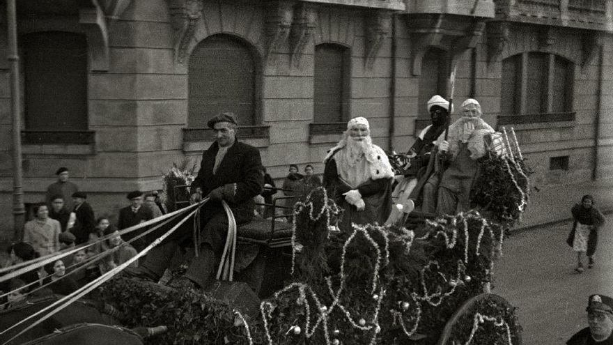 Cabalgata de los Reyes Magos por Donostia en 1940