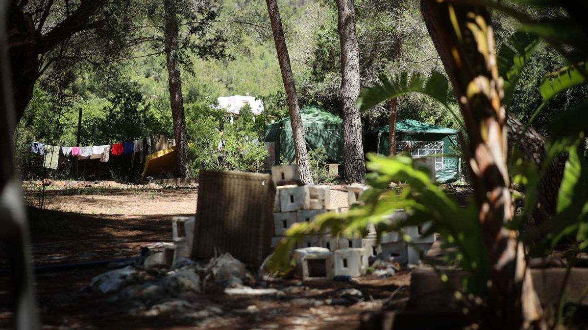 Un incendio mortal precipita el desalojo de una villa de lujo en Ibiza ocupada por personas sin hogar