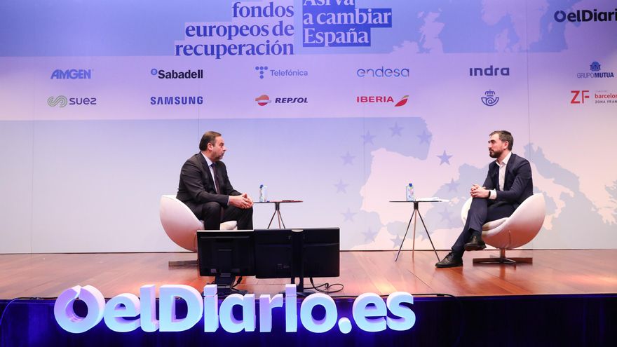 José Luis Ábalos, ministro de Transportes, e Ignacio Escolar, director de elDiario.es.