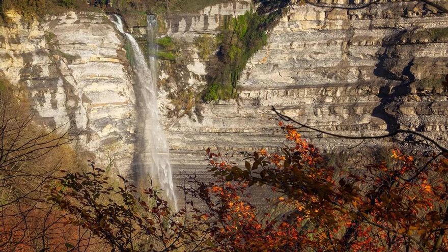 Las cuatro rutas de senderismo que hacer en Álava: cascadas, desfiladeros y parques naturales para recorrer Euskadi