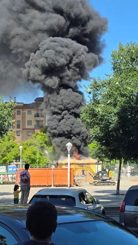 Incendio en una atracción en la Plaza Matías Prats de Córdoba