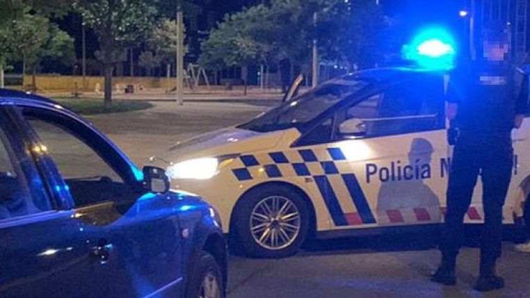 Una mujer hospitalizada tras chocar dos coches de madrugada en Villaquilambre