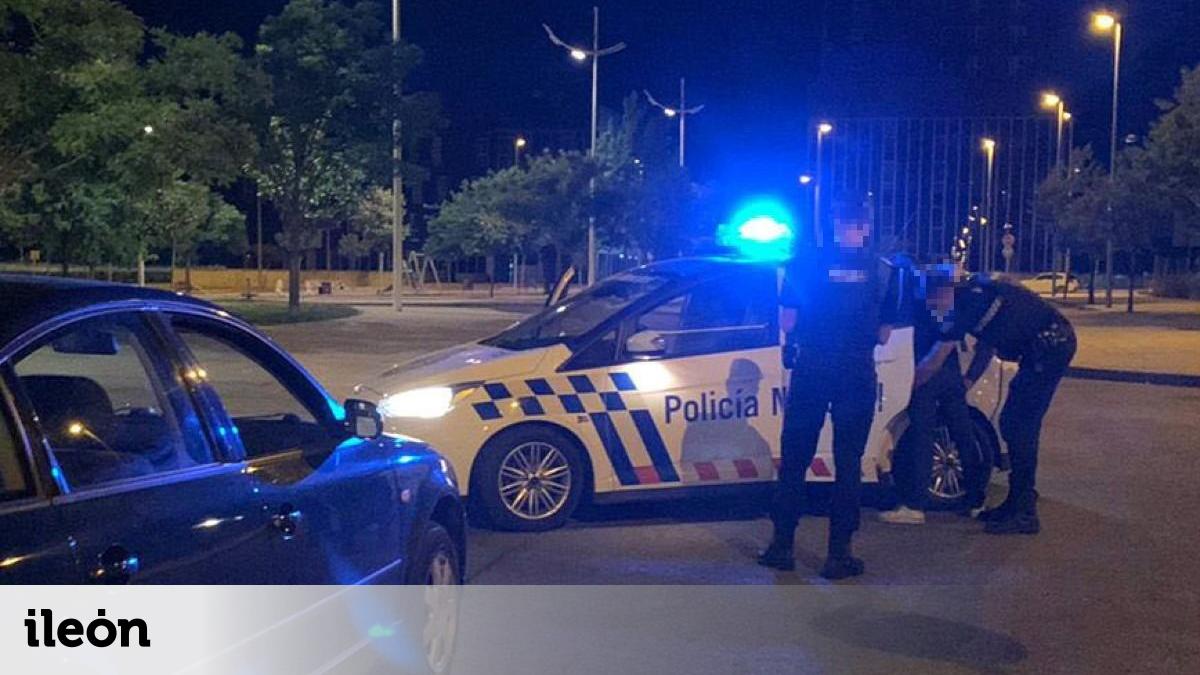 Una joven conductora de 22 años resulta herida en una colisión por ...