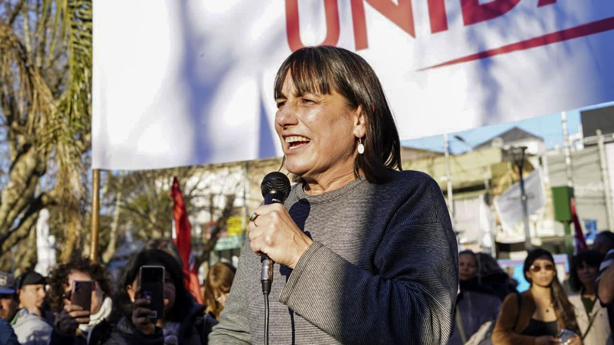 Romina Del Plá, docente, directora de escuela, sindicalista y referente del Partido Obrero en el Frente de Izquierda hizo una muy buena elección: quedó tercera como candidata a senadora por la Primera Sección Electoral, después del peronismo y la alianza del La Libertad Avanza con el PRO.