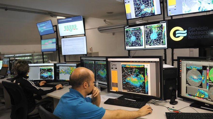Modifican por decreto las condiciones del Servicio Meteorológico Nacional, en medio del reclamo de sus trabajadores