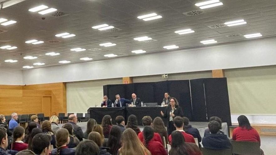 El Ministerio de Educación, sobre el adoctrinamiento antiabortista en València: "El Gobierno de Mazón regresa a la caverna ideológica"