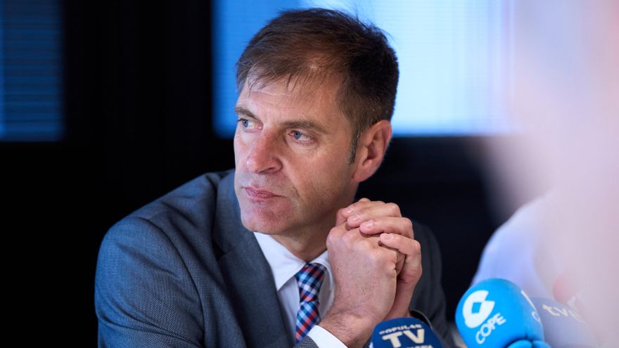 Archivo - El presidente de CEOE-Cepyme Cantabria, Enrique Conde