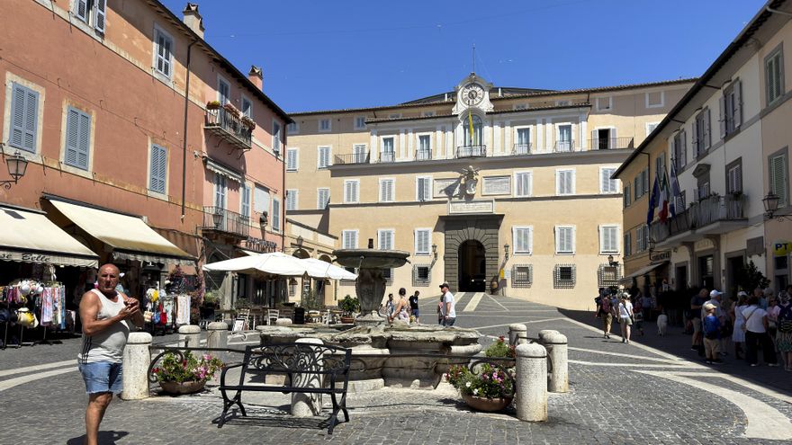 El papa vuelve de vacaciones a Castel Gandolfo doce años después