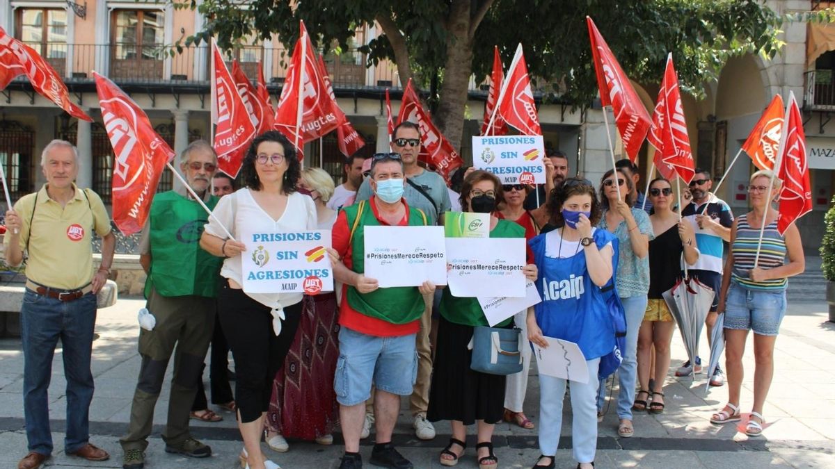 UGT y CSIF denuncian "la grave situación" de los trabajadores penitenciarios ante la Delegación del Gobierno de España en Castilla-La Mancha