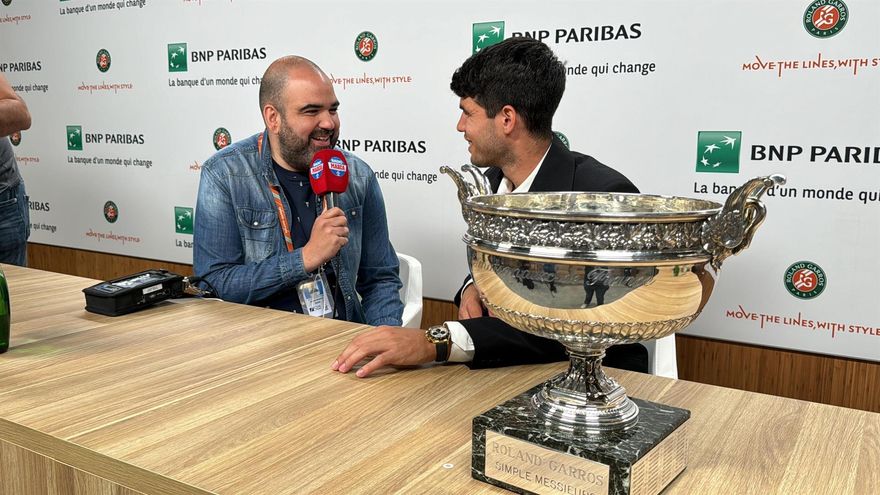 Escarabajano, de becario en Onda Cero Toledo a narrar desde París el primer Roland Garros de Carlos Alcaraz