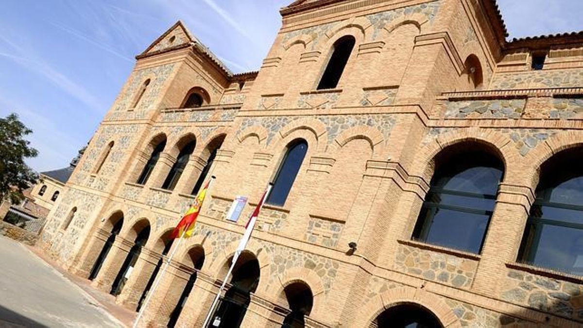 Convocan una concentración de protesta en la escuela de idiomas de Toledo para el lunes