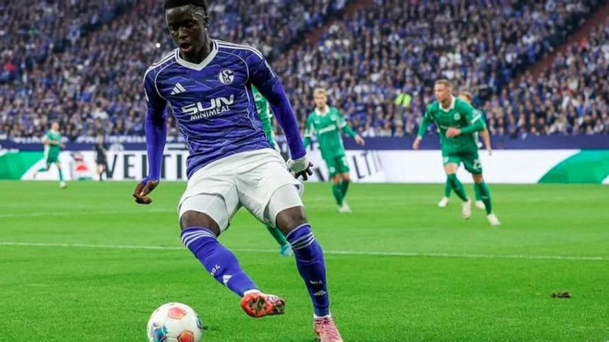 El Tenerife refuerza su ataque con el hispano-senegalés Christian Gomis