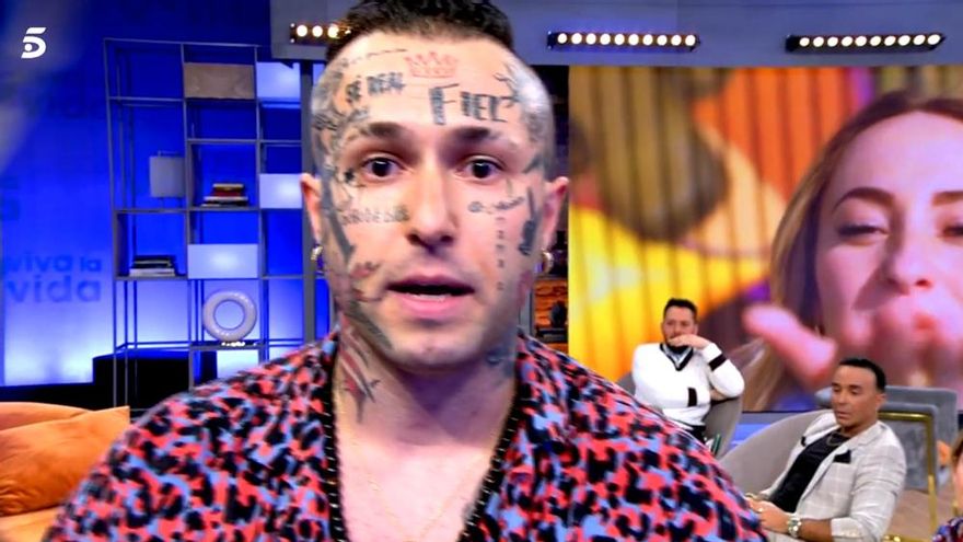 Jonathan revoluciona 'Viva la vida' para defenderse de las críticas tras el estreno de 'Secret Story 2'