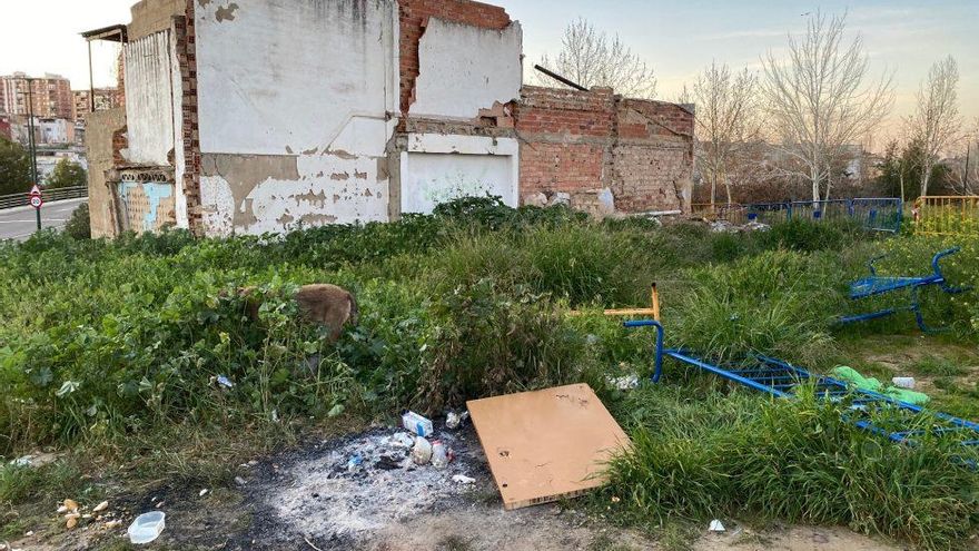Derribo de las casas de la riada en Badajoz, el lento proceso que no cierra la herida
