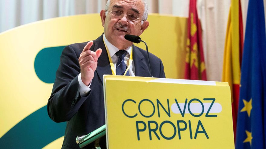 Vox ficha al expresidente murciano Alberto Garre con el PP para el 28M