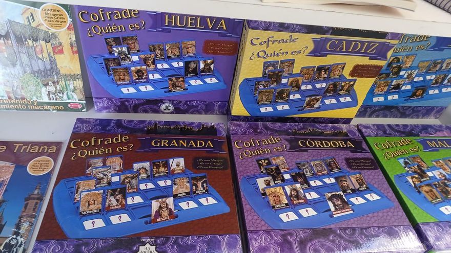 “De cruz de guía a cruz de guía y tiro porque me lo pide el fiscal de la cofradía”: la Semana Santa se cuela en los juegos de mesa