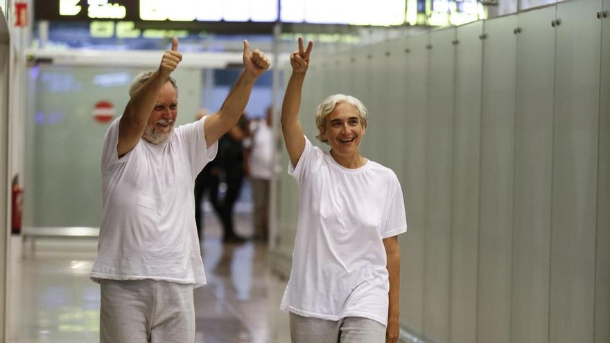 Ada Colau aterriza en Barcelona después de cuatro días detenida en Israel: "Han vulnerado todos nuestros derechos fundamentales"